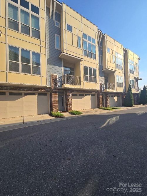 3343 Bessemer St, Charlotte, NC, 28205-1281 | Card Image