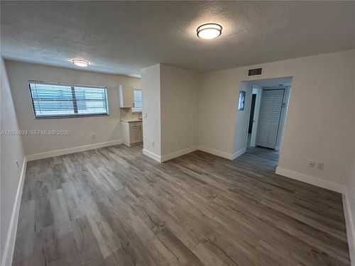 102-5960 W 25th Ct, Hialeah, FL, 33016-4475 | Card Image