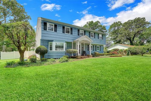 16 Crawford St, Smithtown, NY, 11787-1904 | Card Image