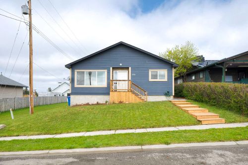 208 1 Street E, Cremona, AB, T0M0R0 | Card Image