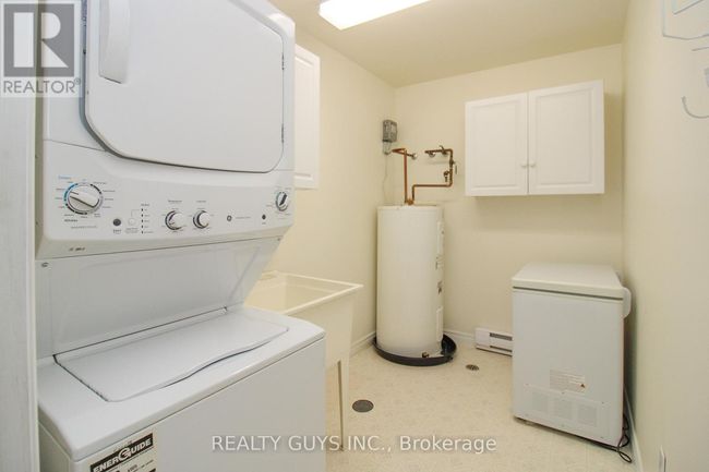 4 - 693 Whitaker St, Townhouse with 2 bedrooms, 2 bathrooms and 1 parking in Peterborough ON | Image 17