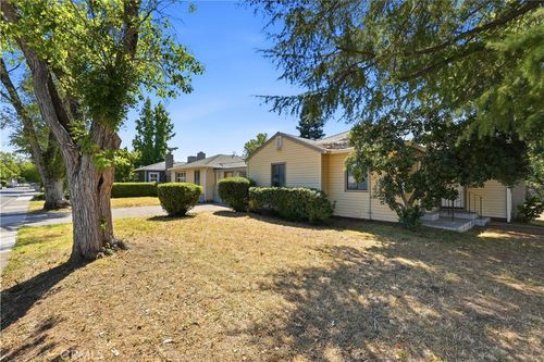 1002 Lochbrae Rd, Sacramento, CA, 95815-3616 | Card Image