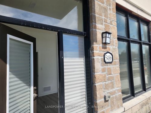 5486 Main St, Whitchurch-Stouffville, ON, L4A4W8 | Card Image