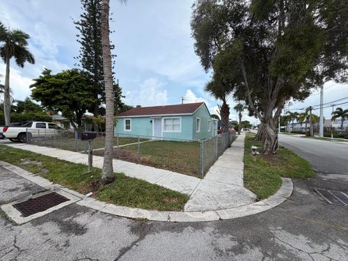 442 Winters St, West Palm Beach, FL, 33405-4644 | Card Image