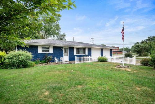 102 Clover Ln, Hartford City, IN, 47348-1020 | Card Image