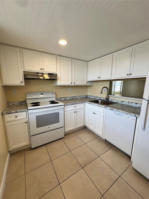 apt-439-3001 Nw 48th Ave, Lauderdale Lakes, FL, 33313-7213 | Card Image