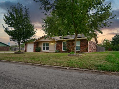 2027 P St Sw, Miami, OK, 74354-8807 | Card Image