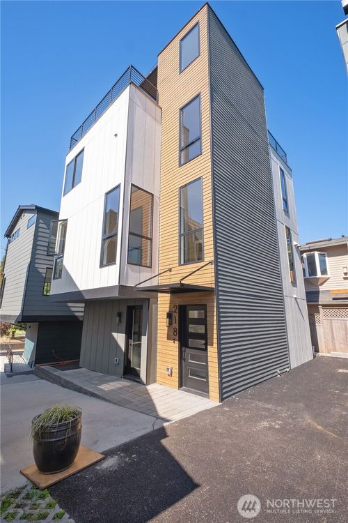 218 21st Ave E, Seattle, WA, 98112-5317 | Card Image