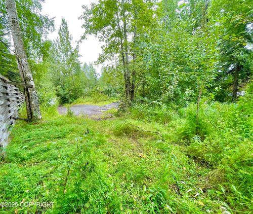 2140 Ivan Dr, Anchorage, AK, 99507-2117 | Card Image
