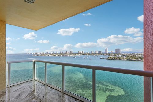 1510-2640 Lake Shore Dr, RIVIERA BEACH, FL, 33404-4665 | Card Image