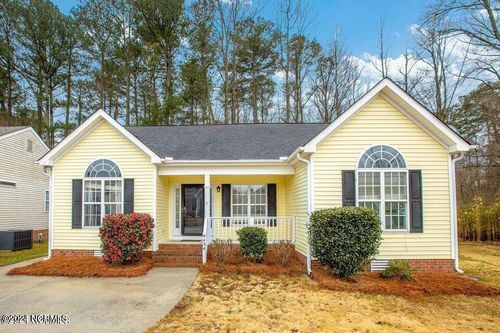 4434 Surrey Meadows Dr, Winterville, NC, 28590-9834 | Card Image