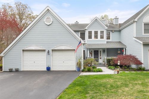 204-204 Mountain Ridge Dr, Mount Sinai, NY, 11766-1422 | Card Image