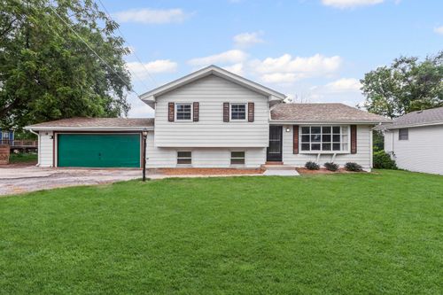 27W050 Hickory Ln, West Chicago, IL, 60185-4510 | Card Image