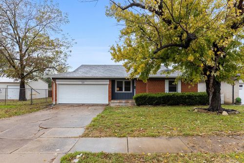 1319 Buena Vista St, Mesquite, TX, 75149-2220 | Card Image