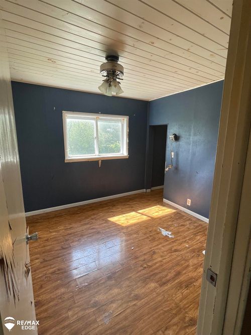 3285 N Fordney Rd, Hemlock, MI, 48626-9464 | Card Image