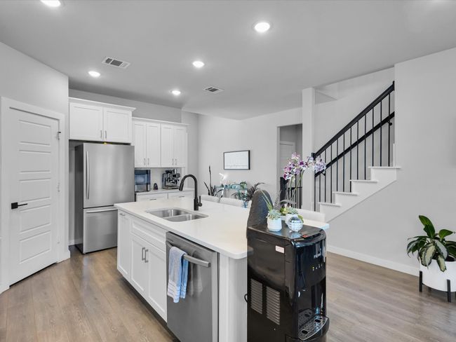 1366 Silverthorn Trl, House other with 5 bedrooms, 3 bathrooms and null parking in Justin TX | Image 7