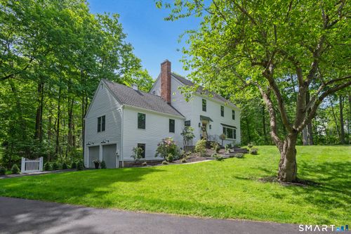 131 Fieldcrest Dr, Ridgefield, CT, 06877-5600 | Card Image