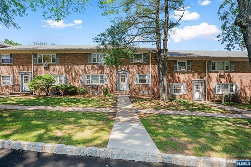 41 Wedgewood Dr, Verona, NJ, 07044-4127 | Card Image