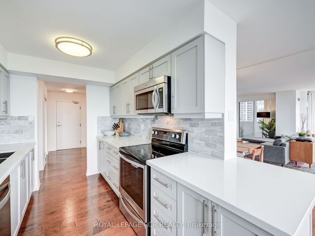 1509 - 330 Rathburn Rd W, Condo with 2 bedrooms, 2 bathrooms and null parking in Mississauga ON | Image 8