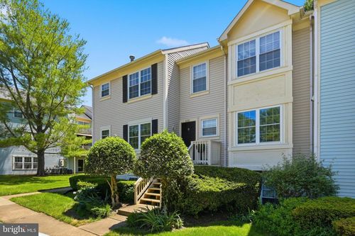 210 Fernwood Pl, WARRENTON, VA, 20186-2101 | Card Image