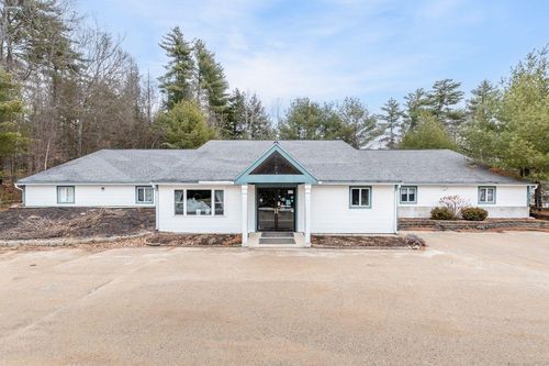 a1-2955 White Mountain Hwy, North Conway, NH, 03860-5111 | Card Image