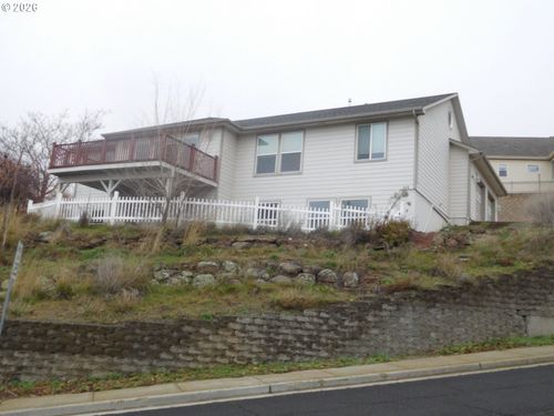 815 N Main St, Pendleton, OR, 97801-1474 | Card Image