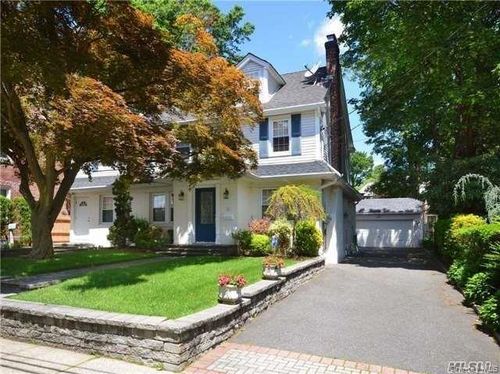 25 Gaynor Ave, Manhasset, NY, 11030-1915 | Card Image