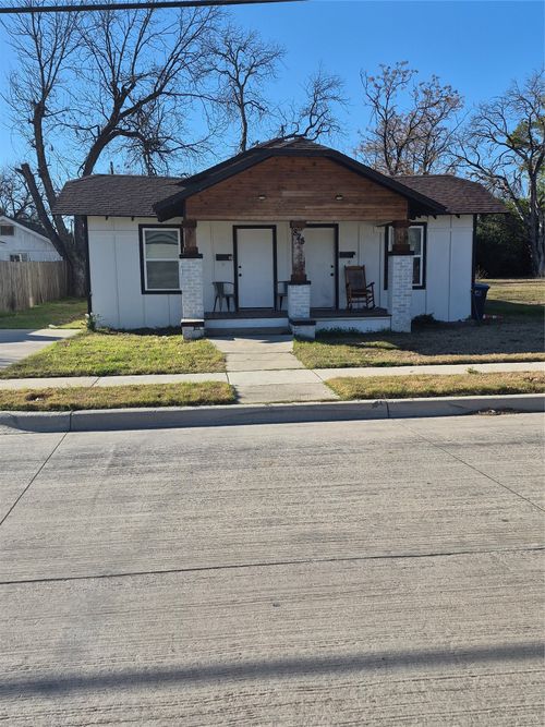 825 Holden Street, Fort Worth, TX, 76111 | Card Image