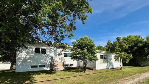 38 N Pr 240 Road, St Claude, MB, R0G1Z0 | Card Image