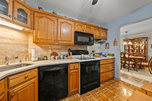 23c-159 Main St, Stoneham, MA, 02180-1668 | Card Image