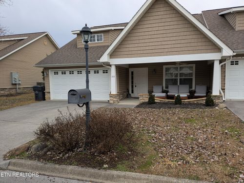 332 Meriwether Way, Pigeon Forge, TN, 37863-4953 | Card Image