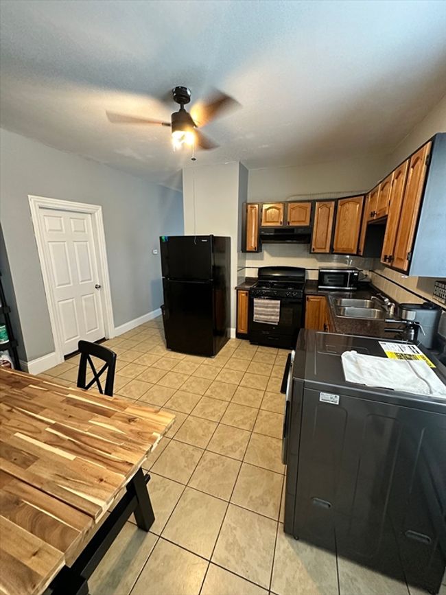 APT-2 - 198 Sisson St, Condo with 2 bedrooms, 1 bathrooms and 1 parking in Pawtucket RI | Image 4