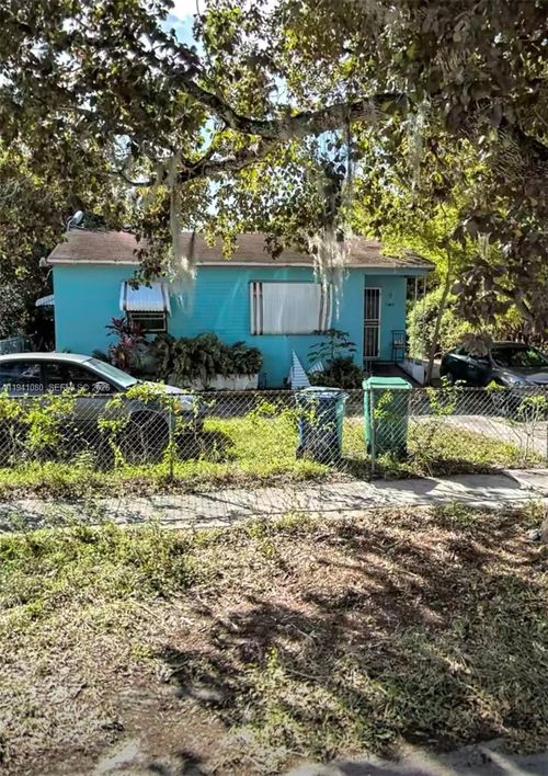 2910 Nw 66th St, Miami, FL, 33147-7652 | Card Image