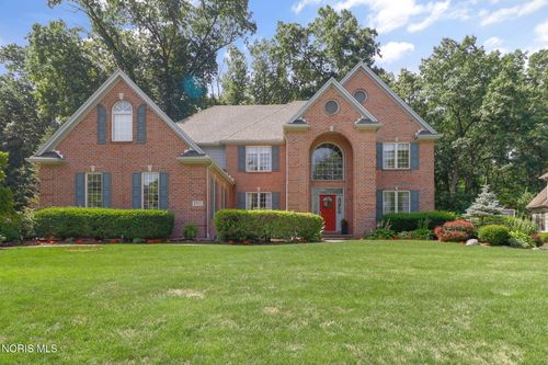 8957 Royal Oak Dr, Holland, OH, 43528-9033 | Card Image