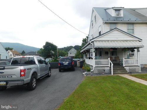 213 6th Ave, BURNHAM, PA, 17009-1403 | Card Image