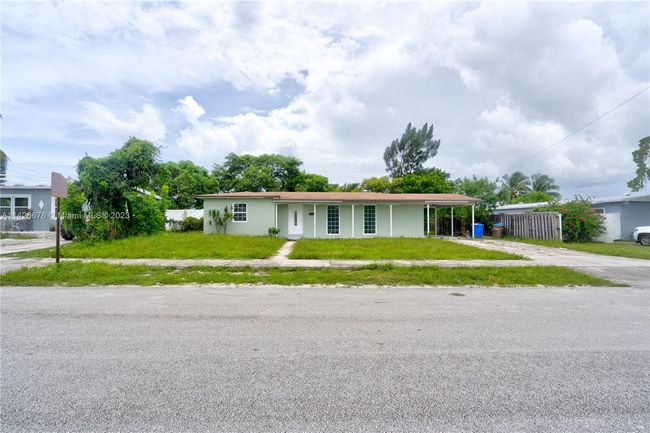0 - 272 Ne 42nd St, House other with 3 bedrooms, 2 bathrooms and null parking in Deerfield Beach FL | Image 2