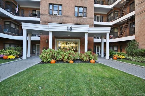 apt-5r-16 N Broadway, White Plains, NY, 10601-2238 | Card Image