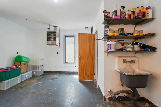 full bath & heater in rear garage | Image 77