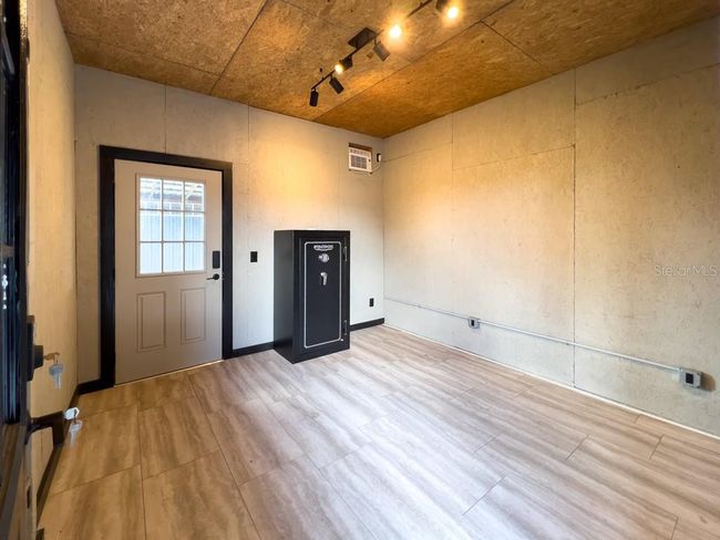 812 Jameson Rd, House other with 3 bedrooms, 2 bathrooms and null parking in Lithia FL | Image 39