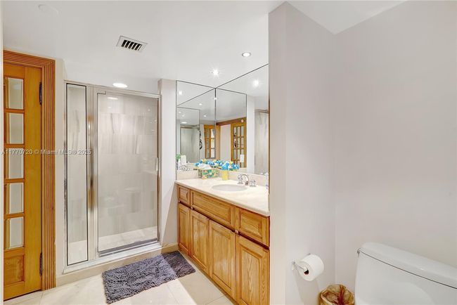 APT-1412 - 16425 Collins Ave, Condo with 2 bedrooms, 2 bathrooms and null parking in Sunny Isles Beach FL | Image 40