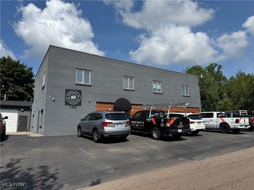 122 Western Ave, Akron, OH, 44313-6332 | Card Image