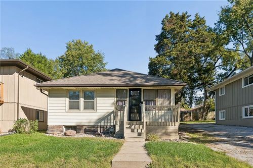 3002 W 44th Ave, Kansas City, KS, 66103-3208 | Card Image