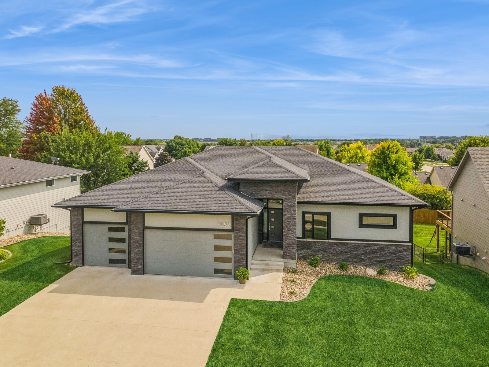 Springfield Ct, West Des Moines, IA 50266