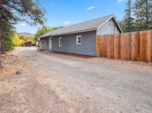 50 Klockhamer Rd, Naches, WA, 98937-8733 | Card Image