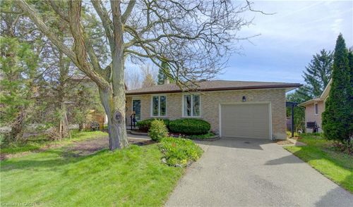 18 Ripley Cres, Kitchener, ON, N2N1V4 | Card Image