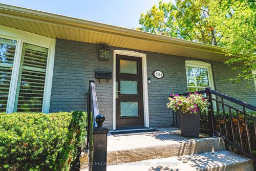 3384 Manfred Dr, Burlington, ON, L7N2N7 | Card Image