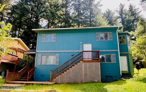 1716 Selief Ln, Kodiak, AK, 99615-6227 | Card Image