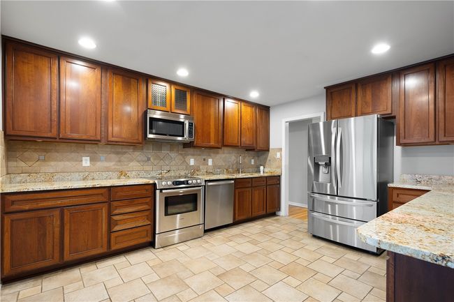 2671 Thorntree Dr, House other with 4 bedrooms, 3 bathrooms and 2 parking in Upper St. Clair PA | Image 9