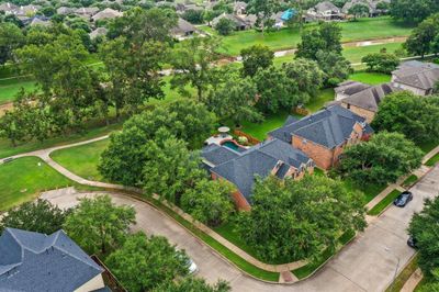 8414 Crescent Knolls Drive, House other with 5 bedrooms, 4 bathrooms and null parking in Richmond TX | Image 2