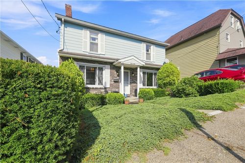 202 Lowell St, Vandergrift, PA, 15690-1567 | Card Image